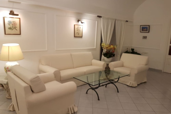 Guest Lobby