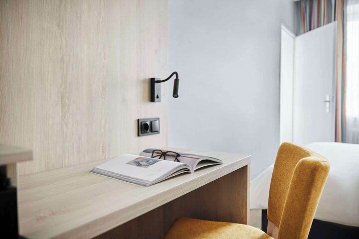 Room 14 of 48