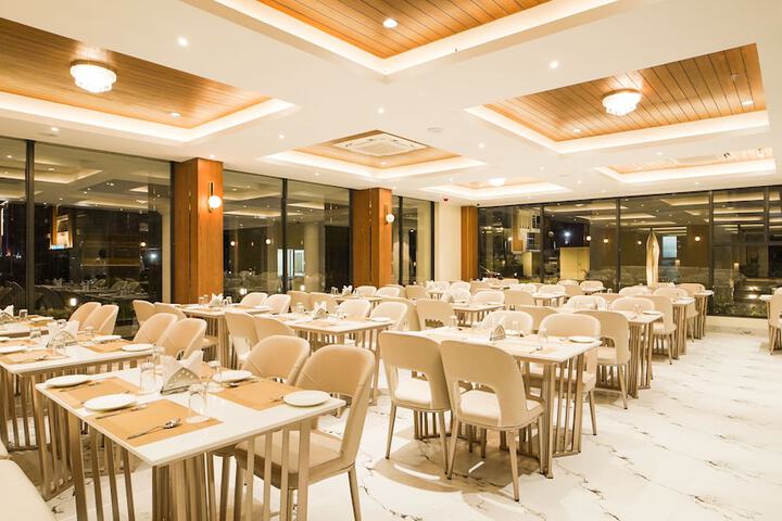 Dining 50 of 72