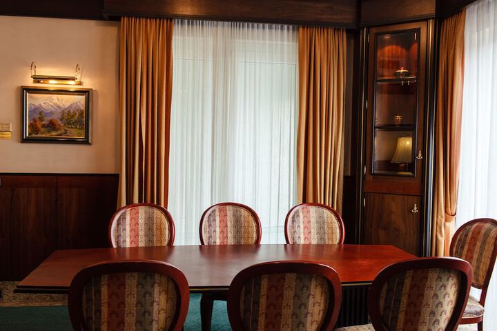 Room 25 of 82