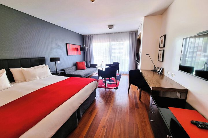 Room 30 of 210