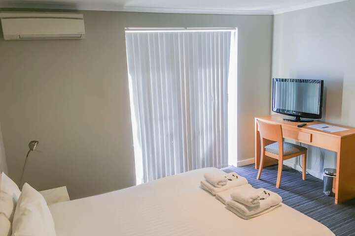 Room 22 of 40