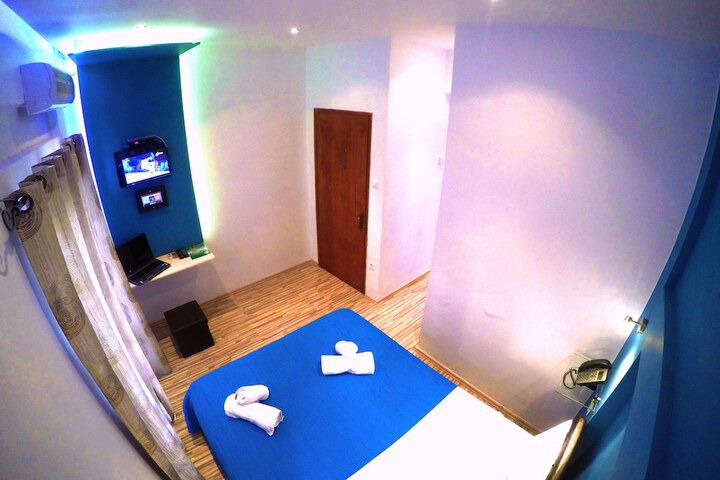 Room 4 of 52