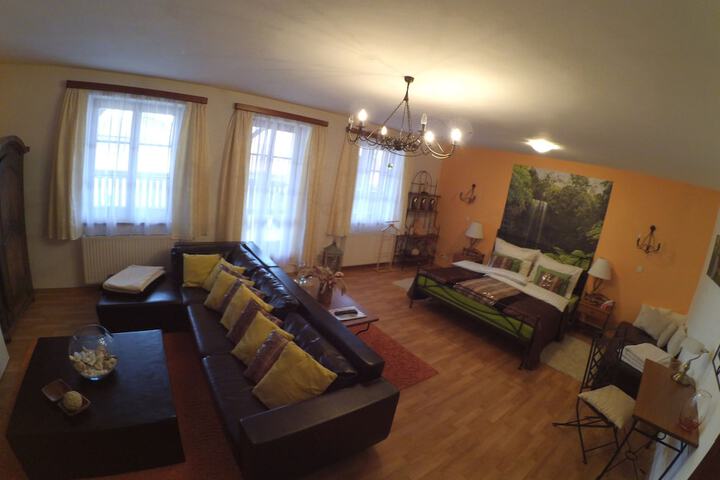 Room 16 of 44