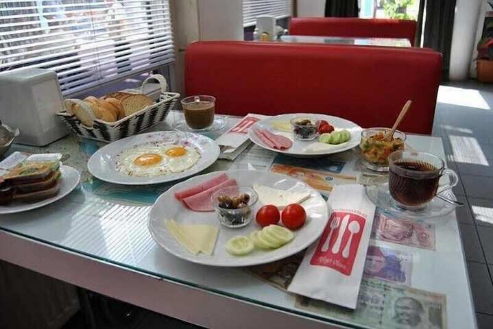 Breakfast meal