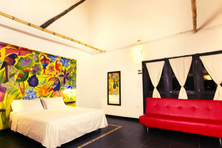 Room 4 of 12