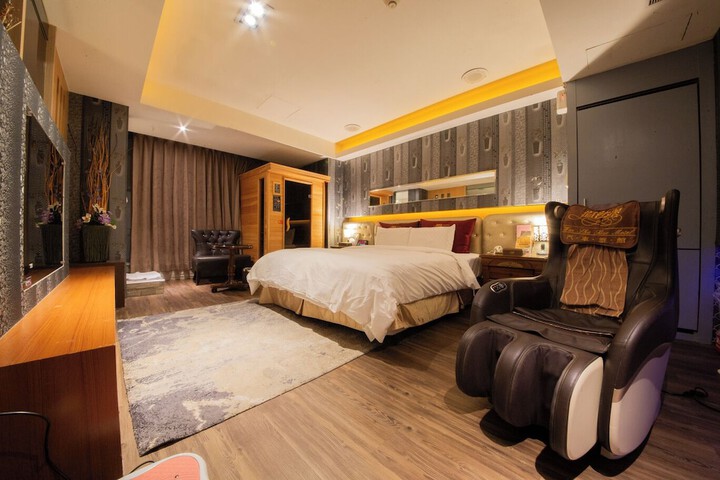 Room 12 of 88