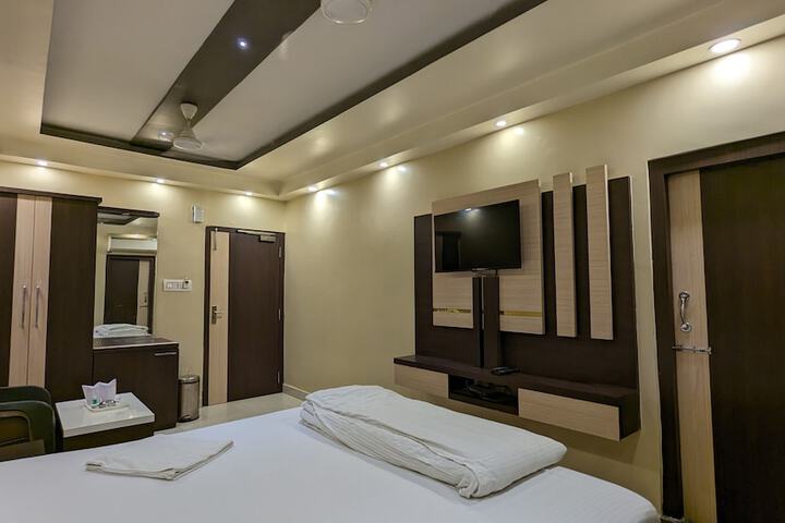 Room 16 of 150