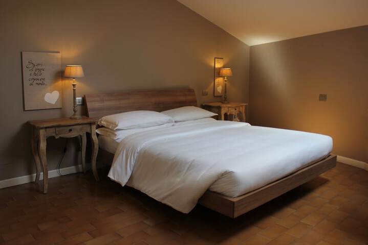 Room 53 of 140
