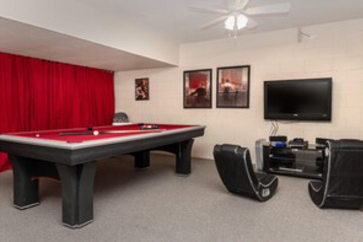 Room 8 of 38