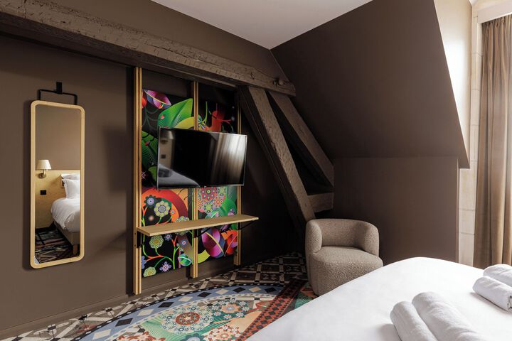 Room 61 of 85