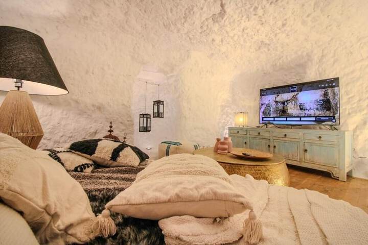 Room 8 of 47
