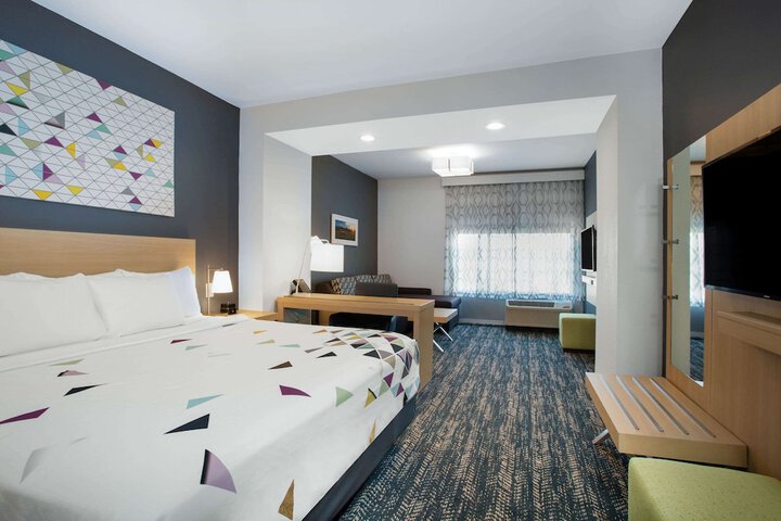 Room 9 of 29