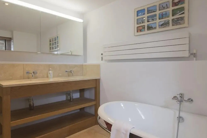 Room 8 of 21
