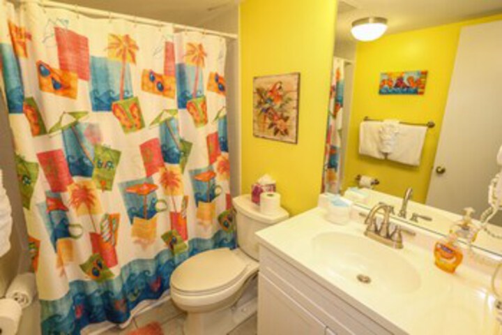 Room 6 of 14
