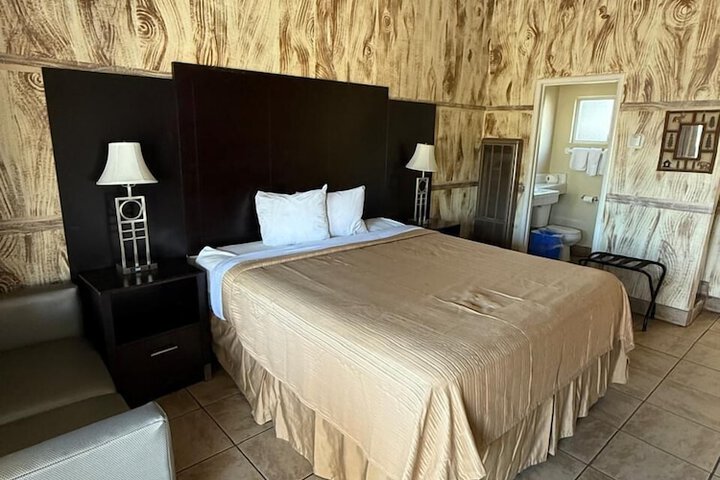 Room 9 of 23
