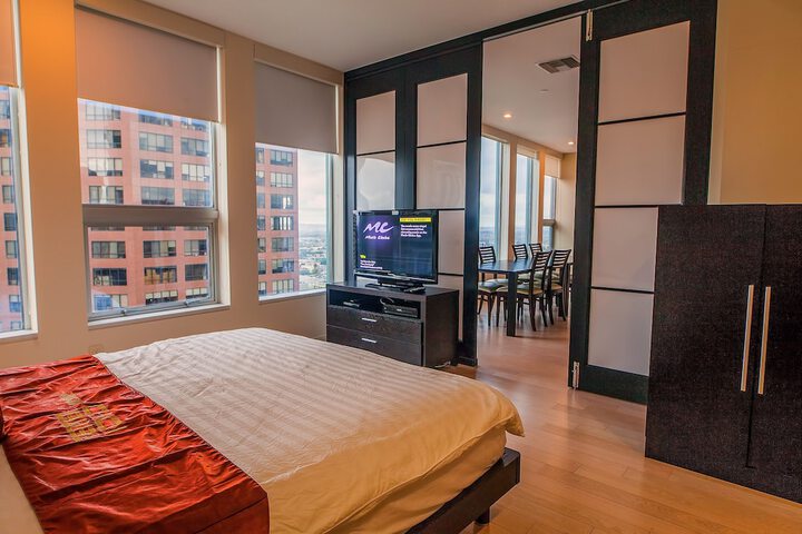Room 8 of 32