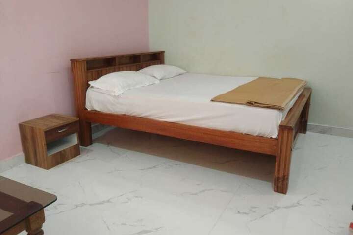 Room 5 of 40