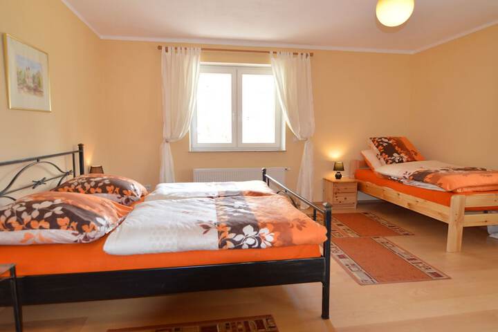 Room 3 of 52