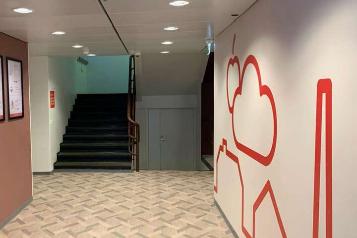 Entrance & Lobby