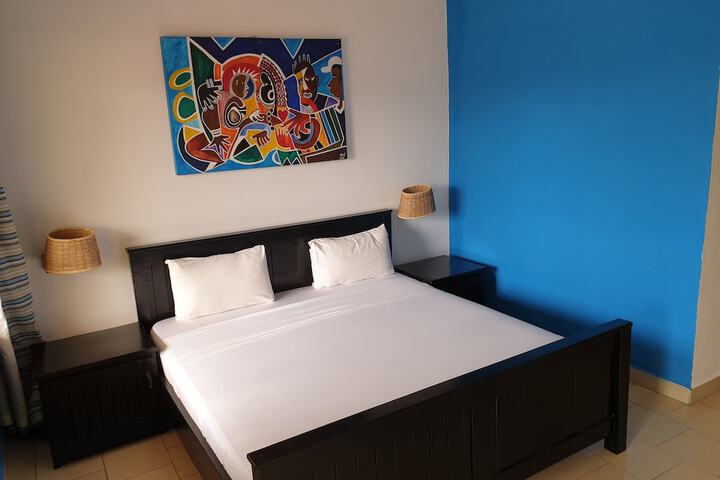 Room 21 of 104