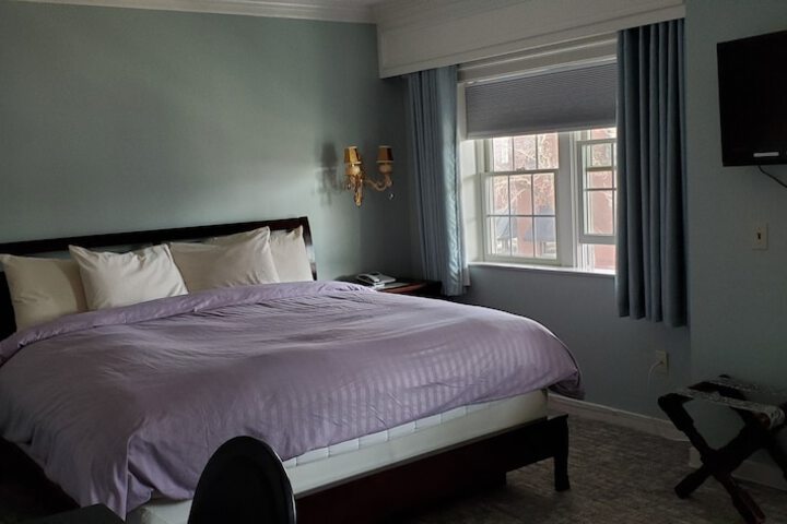 Room 40 of 206
