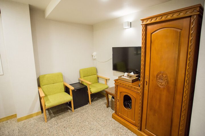 Room 13 of 139