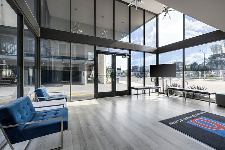 Entrance & Lobby
