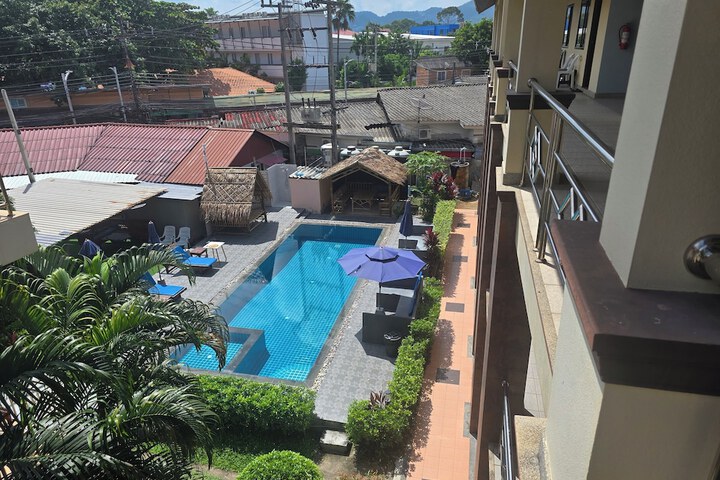 Hotel 72 of 77