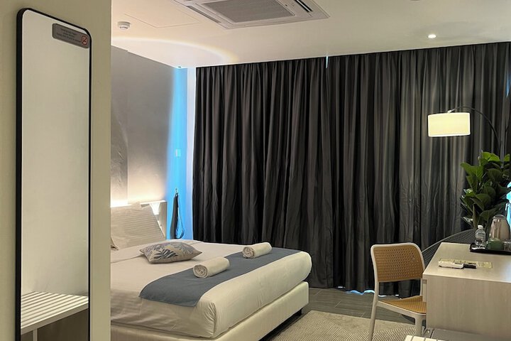 Room 30 of 126