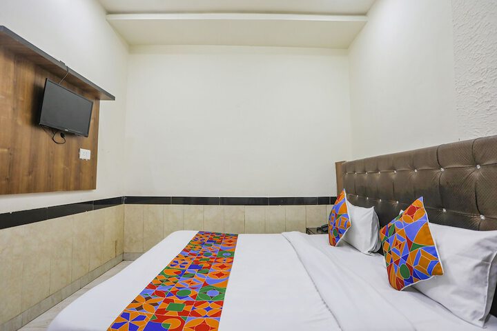 Room 8 of 19