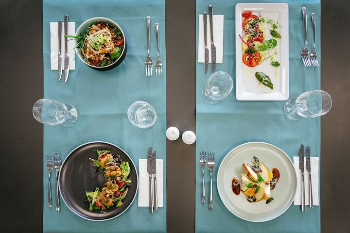 Dining 32 of 46