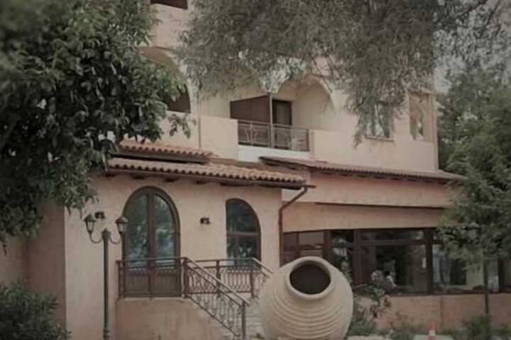Hotel Exterior 65 of 66