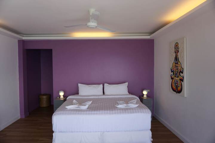 Room 9 of 73
