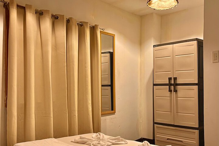 Room 44 of 162