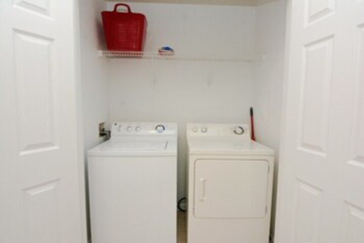 Laundry 21 of 59