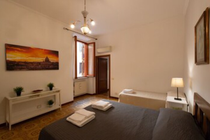Room 44 of 123