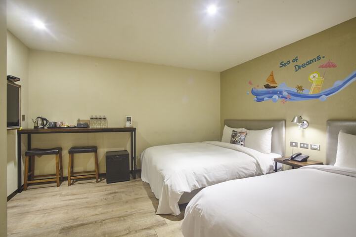 Room 13 of 32