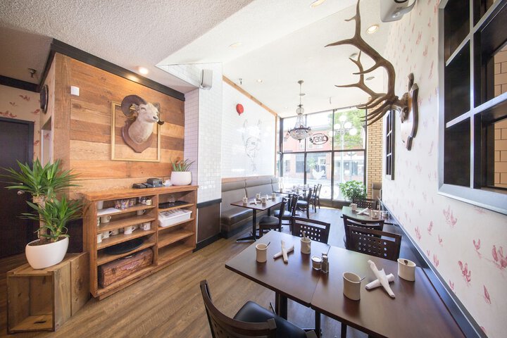 Breakfast area