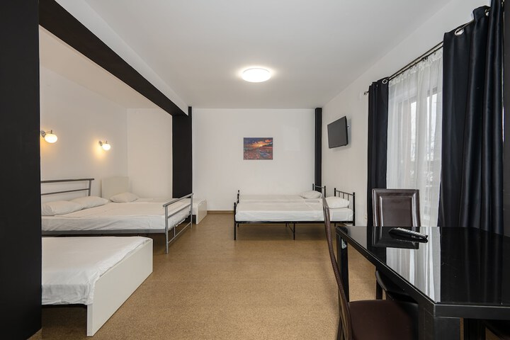 Room 4 of 30