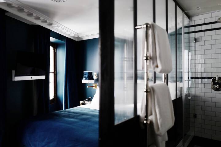 Room 44 of 80