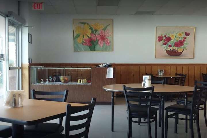 Dining 11 of 18