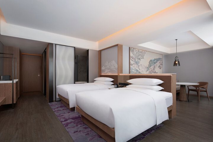 Room 4 of 60