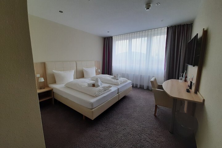 Room 9 of 39
