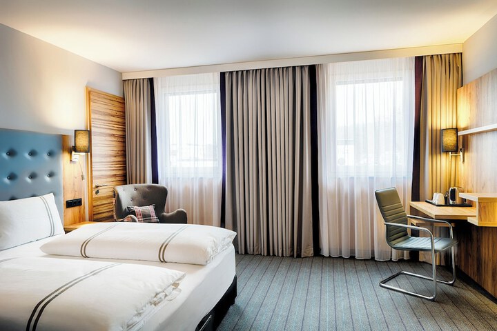 Room 28 of 75