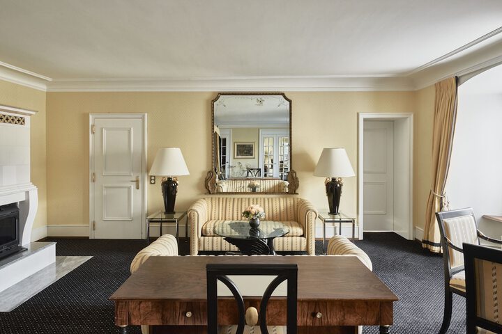 Room 4 of 41
