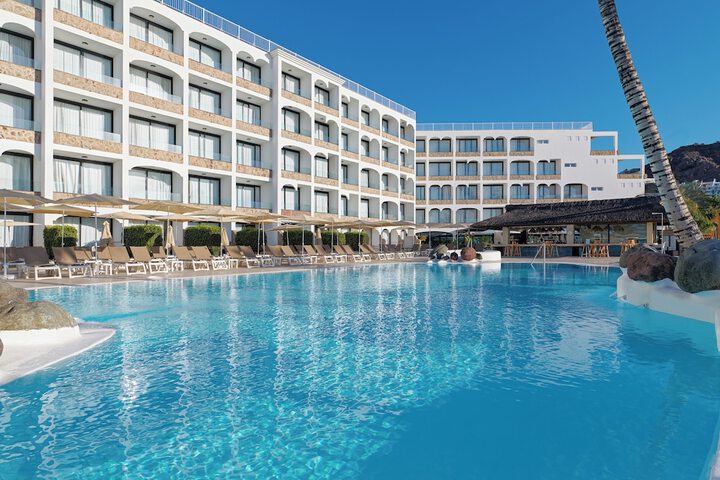 Pools & Facilities