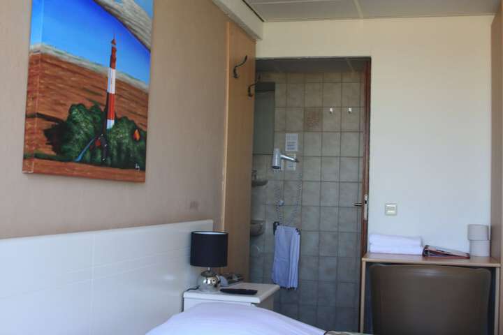 Room 3 of 139