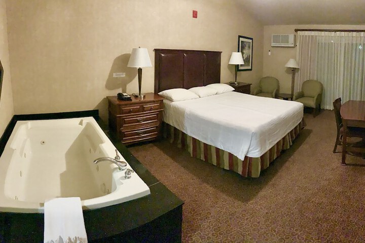 Room 10 of 81