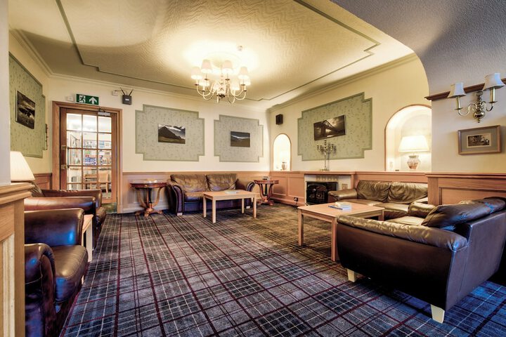 Lounge 136 of 159